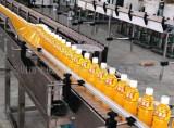 Bottle-tilting Slat Conveyor
